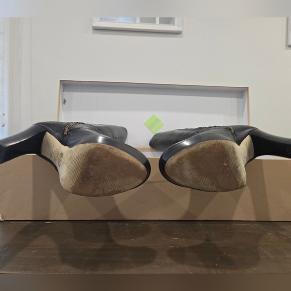 Michael Kors Women's Black 1" platform Lesly boots 6M - Picture 10 of 16